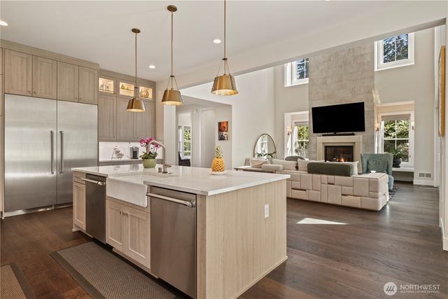 811 245th Place NE, Sammamish, WA 98074