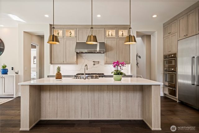 811 245th Place NE, Sammamish, WA 98074