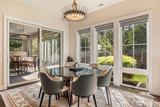 811 245th Place NE, Sammamish, WA 98074