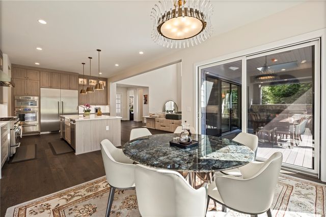 811 245th Place NE, Sammamish, WA 98074