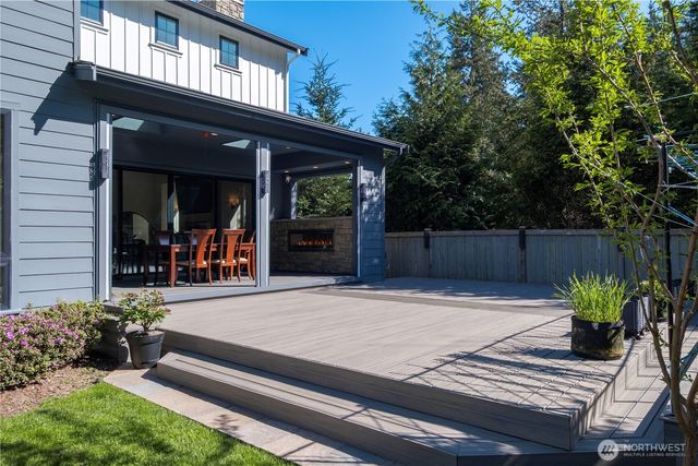 811 245th Place NE, Sammamish, WA 98074