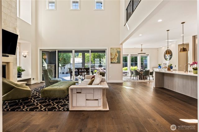 811 245th Place NE, Sammamish, WA 98074