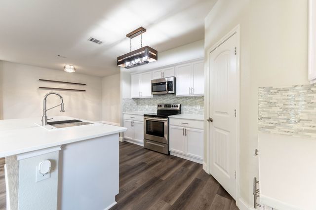 2254 Bryant Lane, Fate, TX 75189