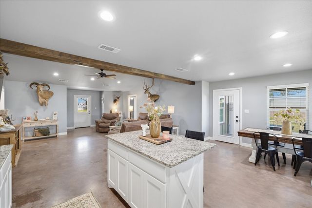 1052 VZ County Road 3208, Wills Point, TX 75169