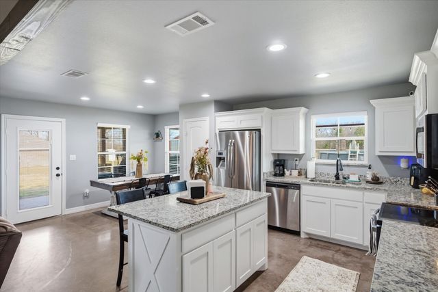 1052 VZ County Road 3208, Wills Point, TX 75169