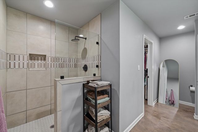 1052 VZ County Road 3208, Wills Point, TX 75169