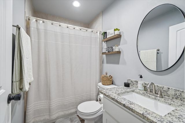 1052 VZ County Road 3208, Wills Point, TX 75169