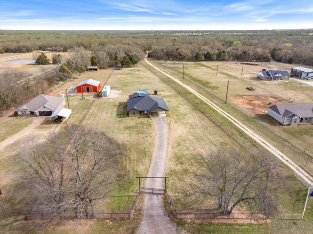 1052 VZ County Road 3208, Wills Point, TX 75169