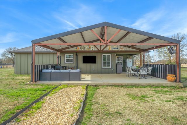 1052 VZ County Road 3208, Wills Point, TX 75169