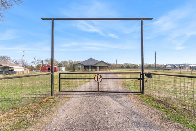 1052 VZ County Road 3208, Wills Point, TX 75169