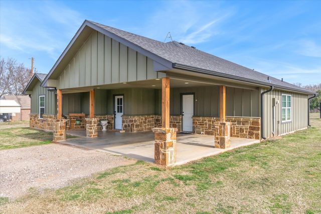 1052 VZ County Road 3208, Wills Point, TX 75169
