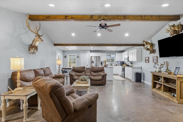 1052 VZ County Road 3208, Wills Point, TX 75169