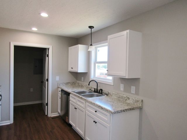 460 Crescent Factory Rd, Lawrenceburg, TN 38464