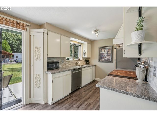 404 Sw 11TH St, Battle Ground, WA 98604