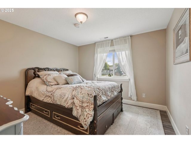 404 Sw 11TH St, Battle Ground, WA 98604