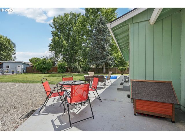 404 Sw 11TH St, Battle Ground, WA 98604