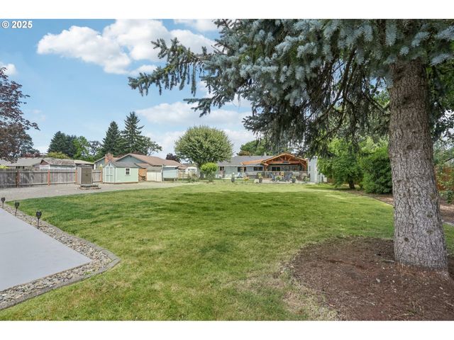 404 Sw 11TH St, Battle Ground, WA 98604