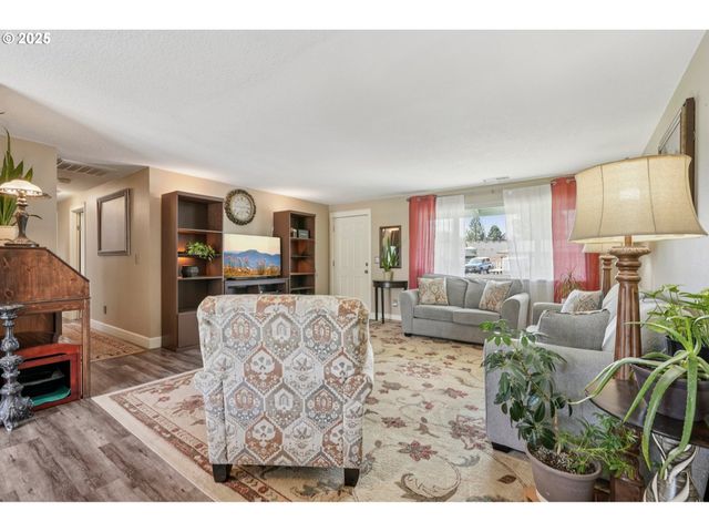 404 Sw 11TH St, Battle Ground, WA 98604