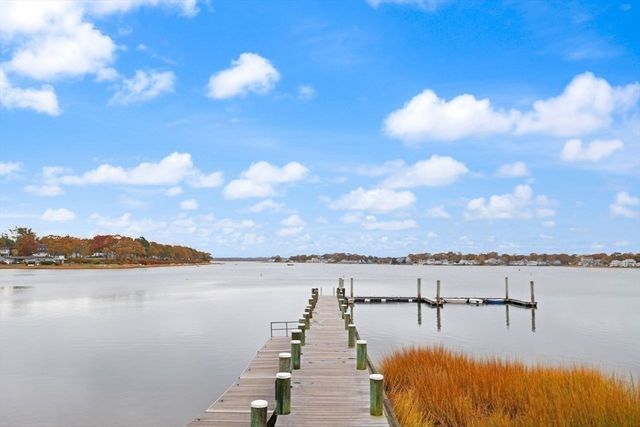 10 Oak St, Wareham, MA 02571