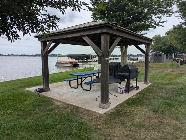 1155 S Lake 45, Novi, MI 48377