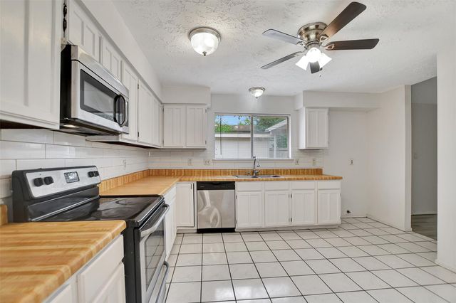 10302 Blue Oak Drive, Houston, TX 77065