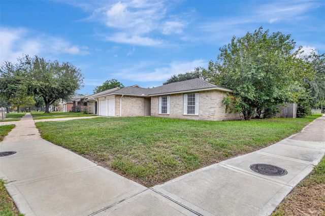 10302 Blue Oak Drive, Houston, TX 77065