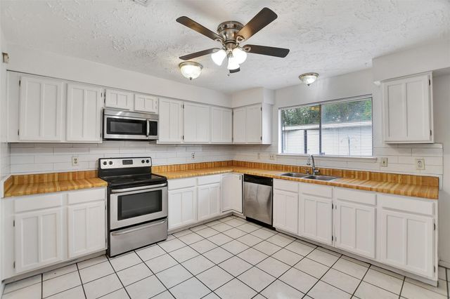 10302 Blue Oak Drive, Houston, TX 77065