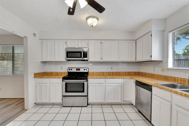 10302 Blue Oak Drive, Houston, TX 77065