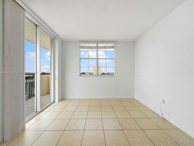 215 SW 42nd Ave 801, Miami, FL 33134