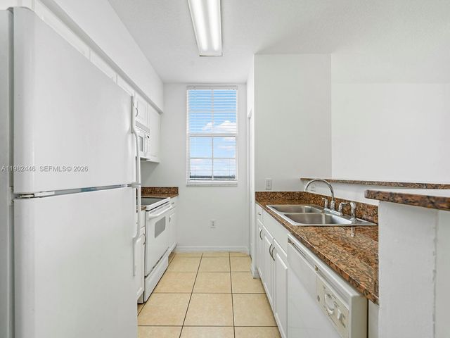 215 SW 42nd Ave 801, Miami, FL 33134