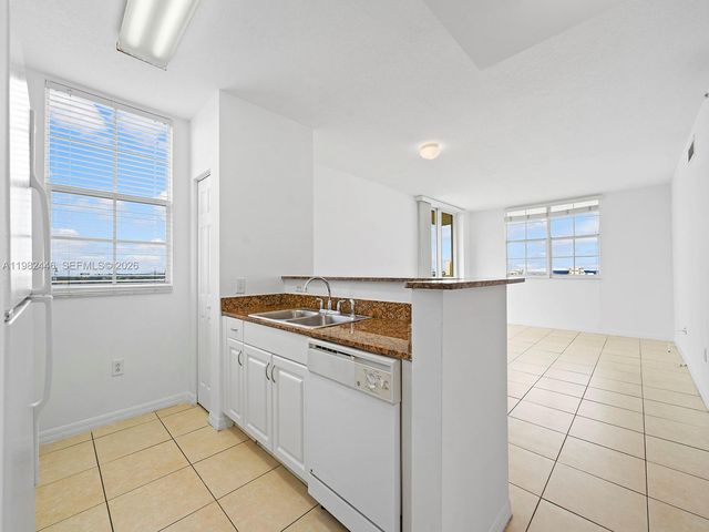 215 SW 42nd Ave 801, Miami, FL 33134