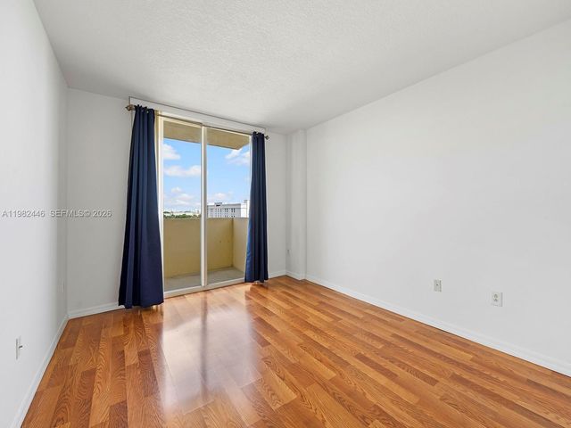 215 SW 42nd Ave 801, Miami, FL 33134