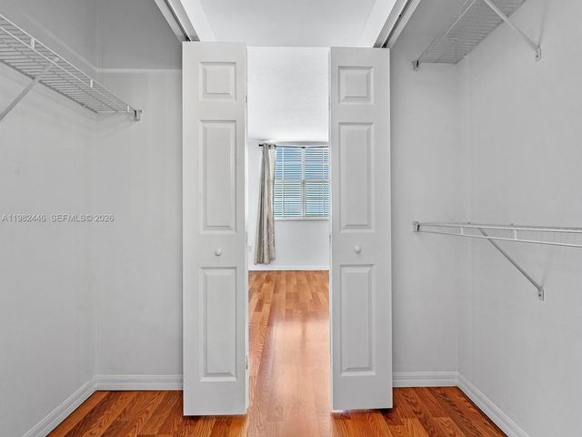 215 SW 42nd Ave 801, Miami, FL 33134