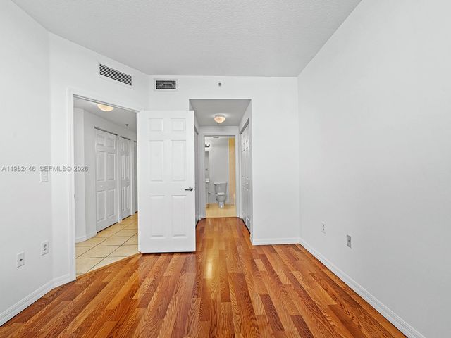 215 SW 42nd Ave 801, Miami, FL 33134