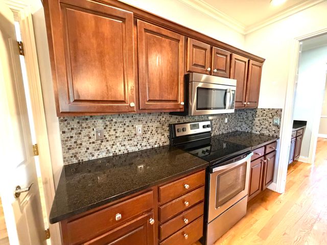 205 Dundee Court, Versailles, KY 40383