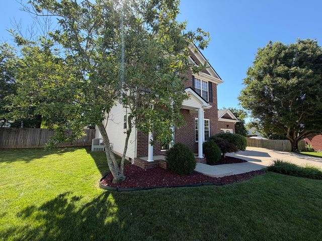 205 Dundee Court, Versailles, KY 40383