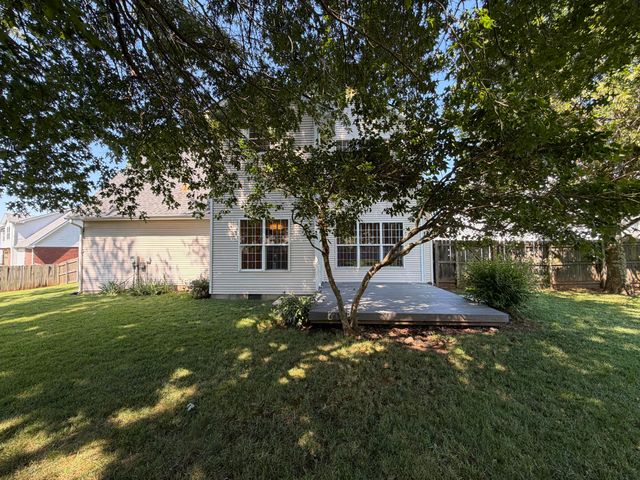 205 Dundee Court, Versailles, KY 40383