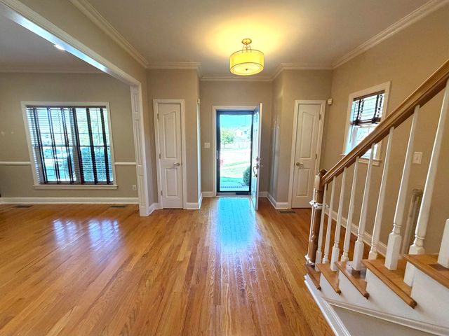 205 Dundee Court, Versailles, KY 40383