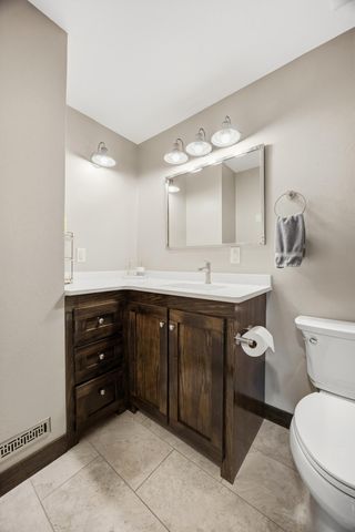 21 35th Avenue NE, Fargo, ND 58102