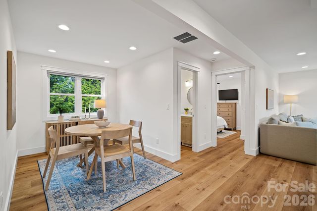 729 Poodle Way, Asheville, NC 28806