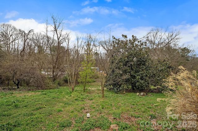 729 Poodle Way, Asheville, NC 28806