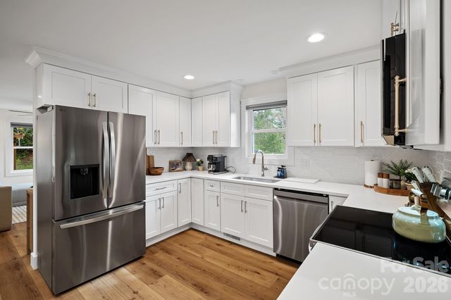 729 Poodle Way, Asheville, NC 28806