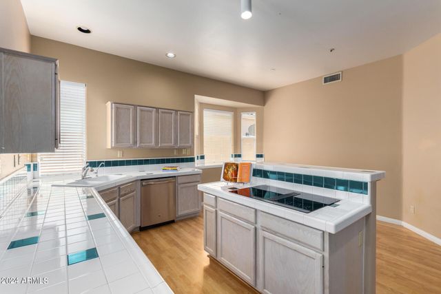 8924 E Captain Dreyfus Avenue, Scottsdale, AZ 85260