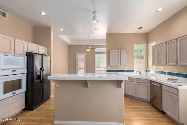 8924 E Captain Dreyfus Avenue, Scottsdale, AZ 85260