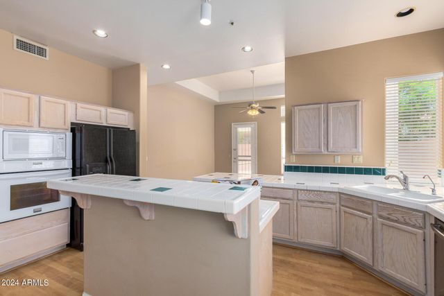 8924 E Captain Dreyfus Avenue, Scottsdale, AZ 85260