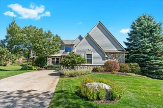44847 Larkspur, Novi, MI 48377