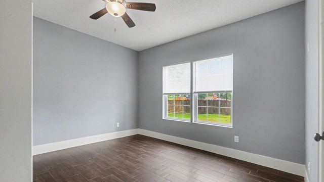 12 E Homan Street, Baytown, TX 77520
