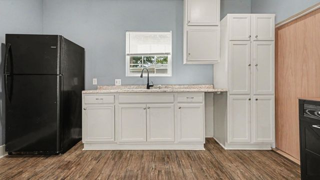 12 E Homan Street, Baytown, TX 77520