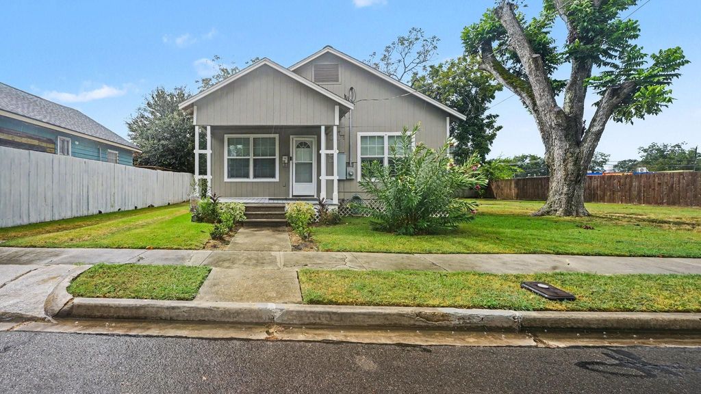 12 E Homan Street, Baytown, TX 77520