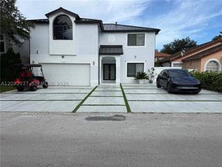 19603 NW 82nd Pl, Hialeah, FL 33015